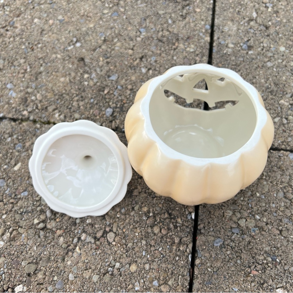 Lenox - Jack -O- Lantern - Candle Holder - Picture 11 of 11